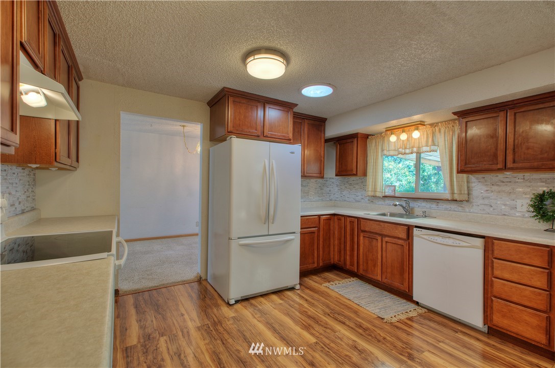 2920 Northeast 8th Place Renton, WA 98056 - Photo 9 of 20 Gallery Image 9