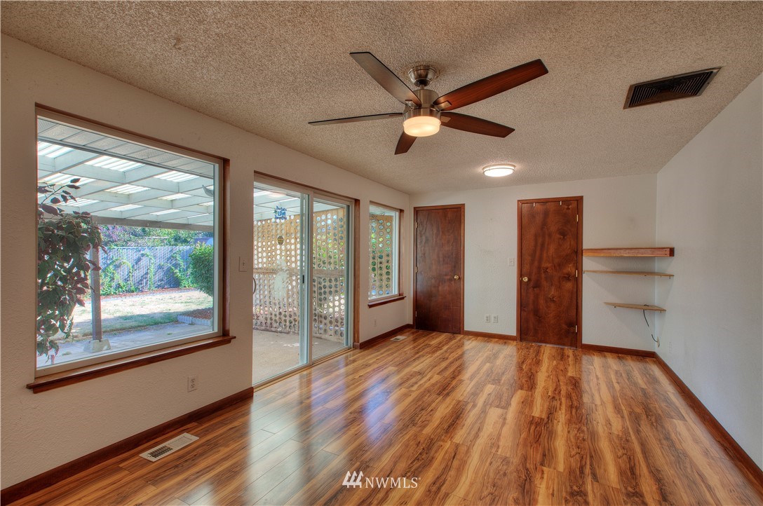 2920 Northeast 8th Place Renton, WA 98056 - Photo 10 of 20 Gallery Image 10