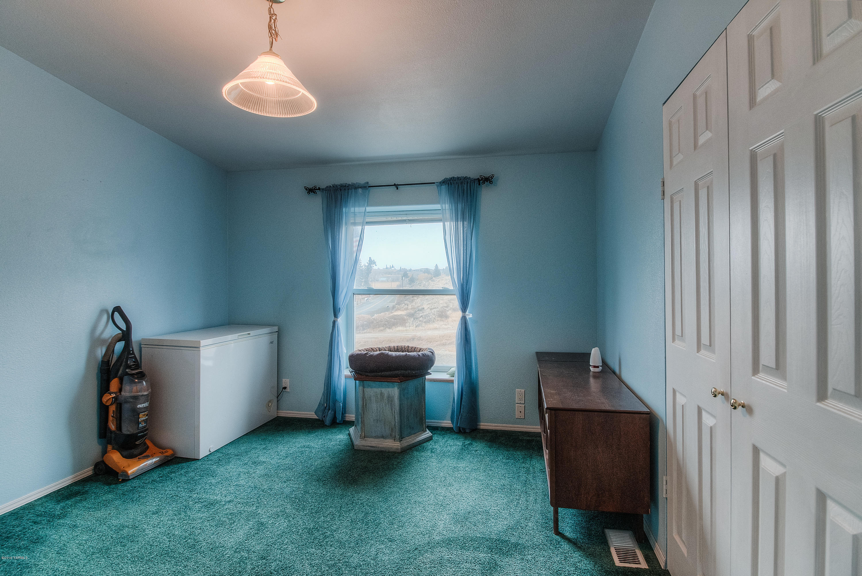 511 Livengood Road Cowiche, WA 98923 - Photo 11 of 20 09- Bedroom 2