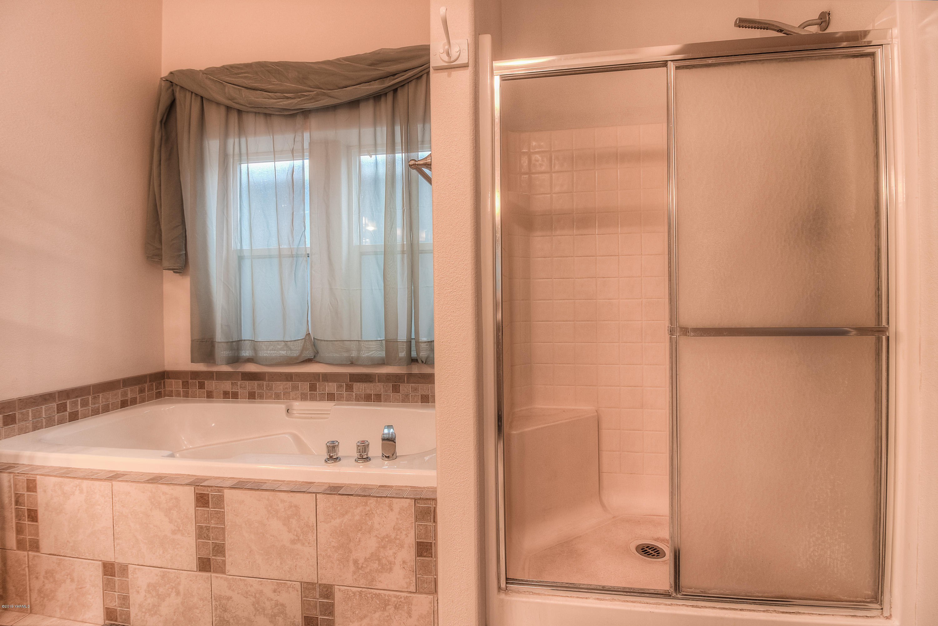 511 Livengood Road Cowiche, WA 98923 - Photo 15 of 20 11.5- Master Bath