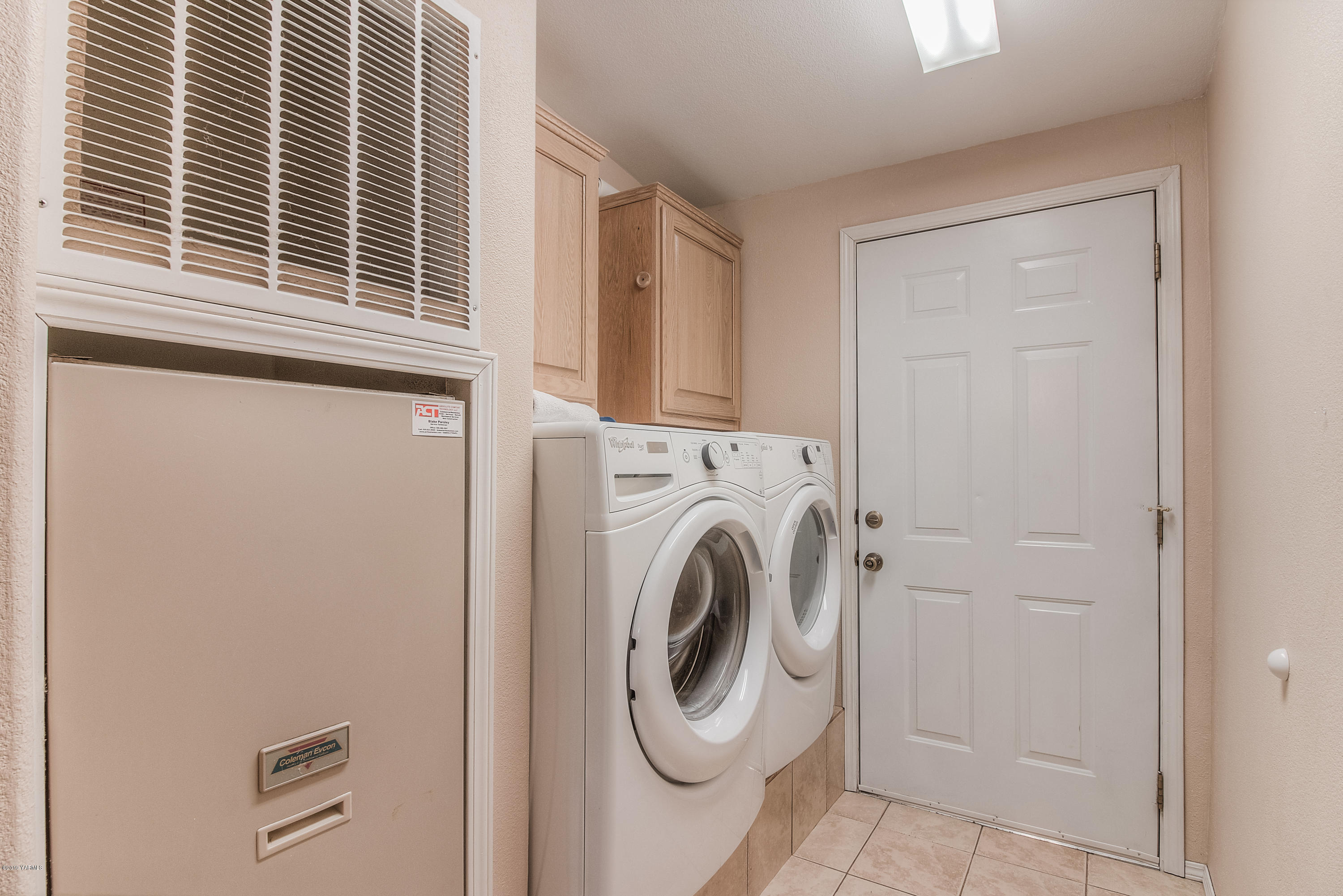 511 Livengood Road Cowiche, WA 98923 - Photo 17 of 20 13- Laundry Room