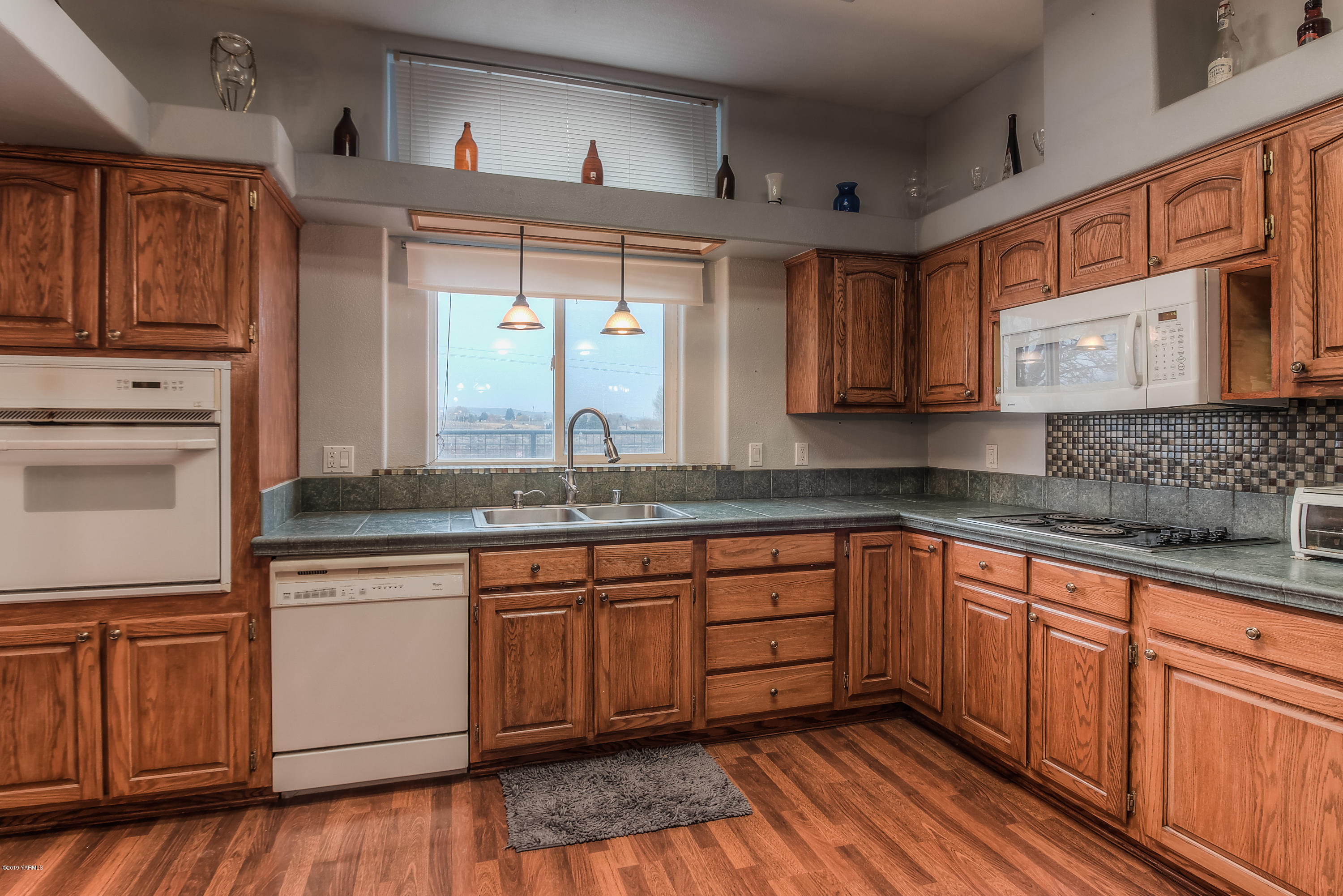 03 another kitchen view