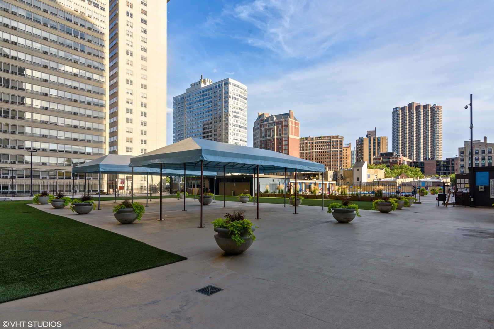 655 West Irving Park Road, Unit 4915 Chicago, IL 60613 - Photo 16 of 17 a view of outdoor space yard and patio