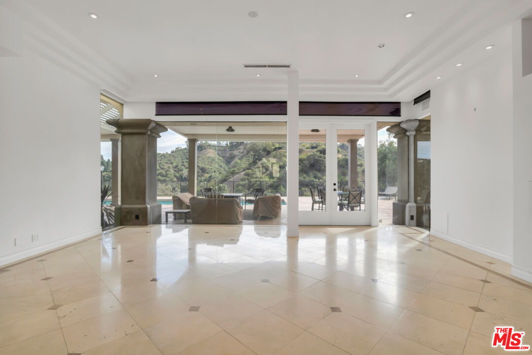 10557 Rocca Place Los Angeles, CA 90077 - Photo 13 of 52