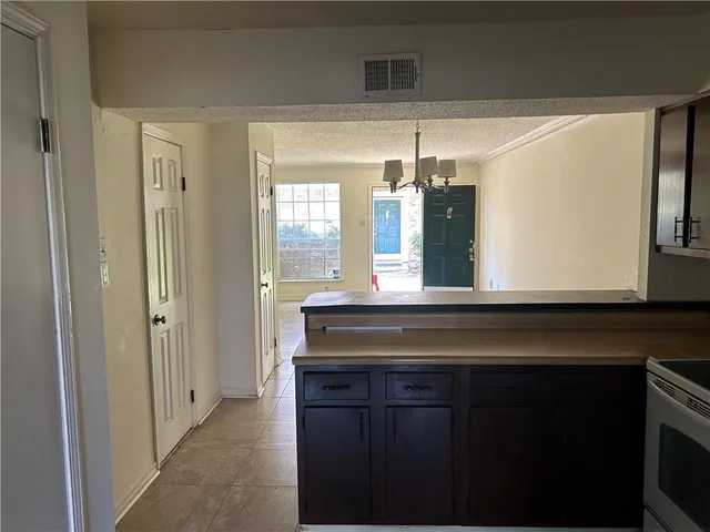 $1,200 | 913 Vouray Drive, Unit D, Kenner, LA 70065