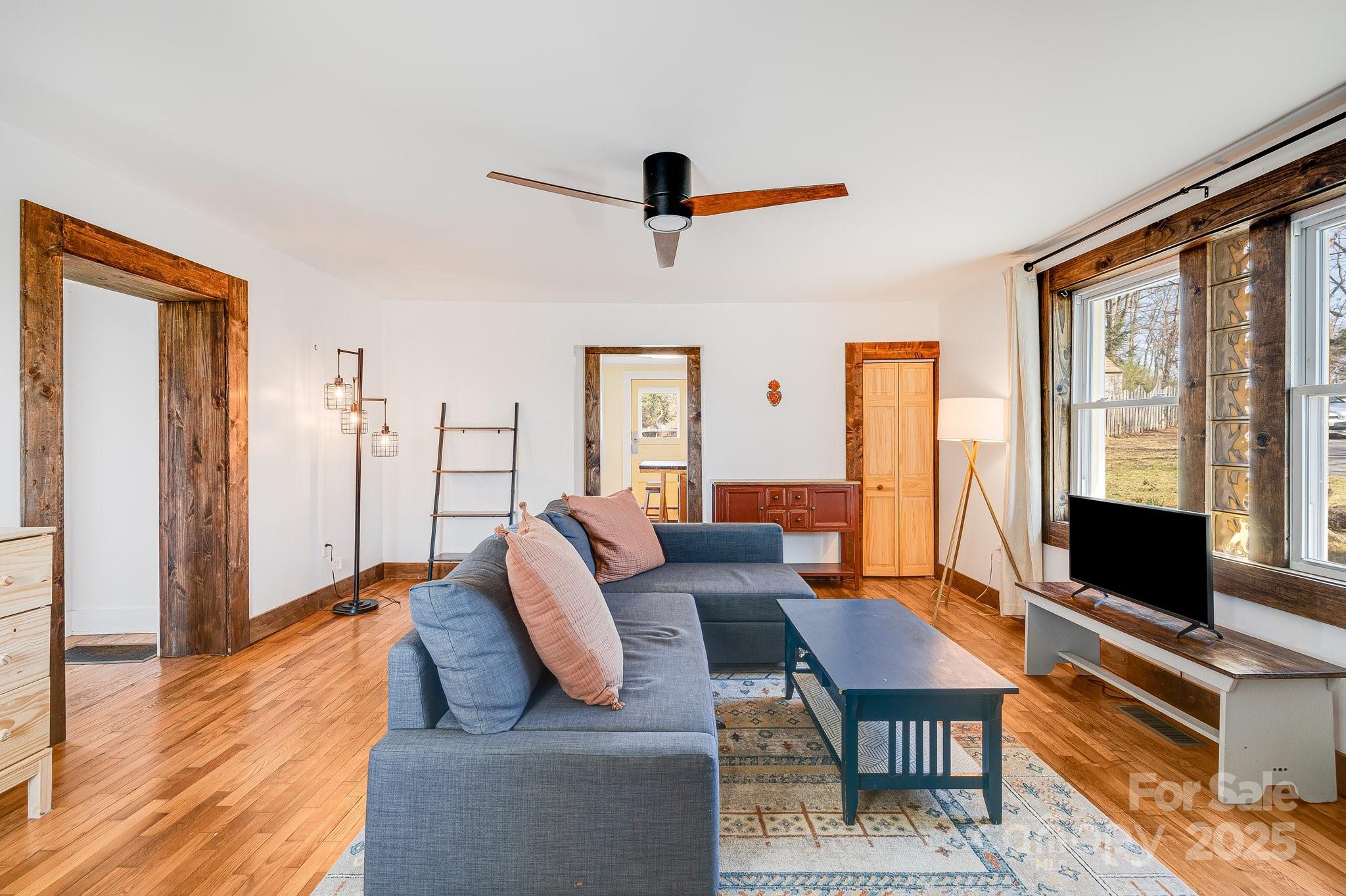 323 Emma Road Asheville, NC 28806 - Photo 11 of 34 Gallery Image 11