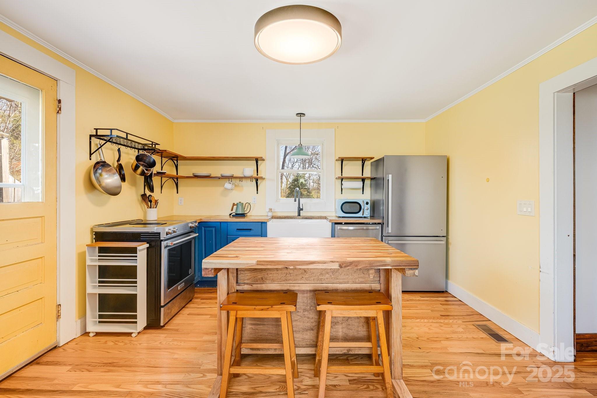 323 Emma Road Asheville, NC 28806 - Photo 13 of 34 Gallery Image 13