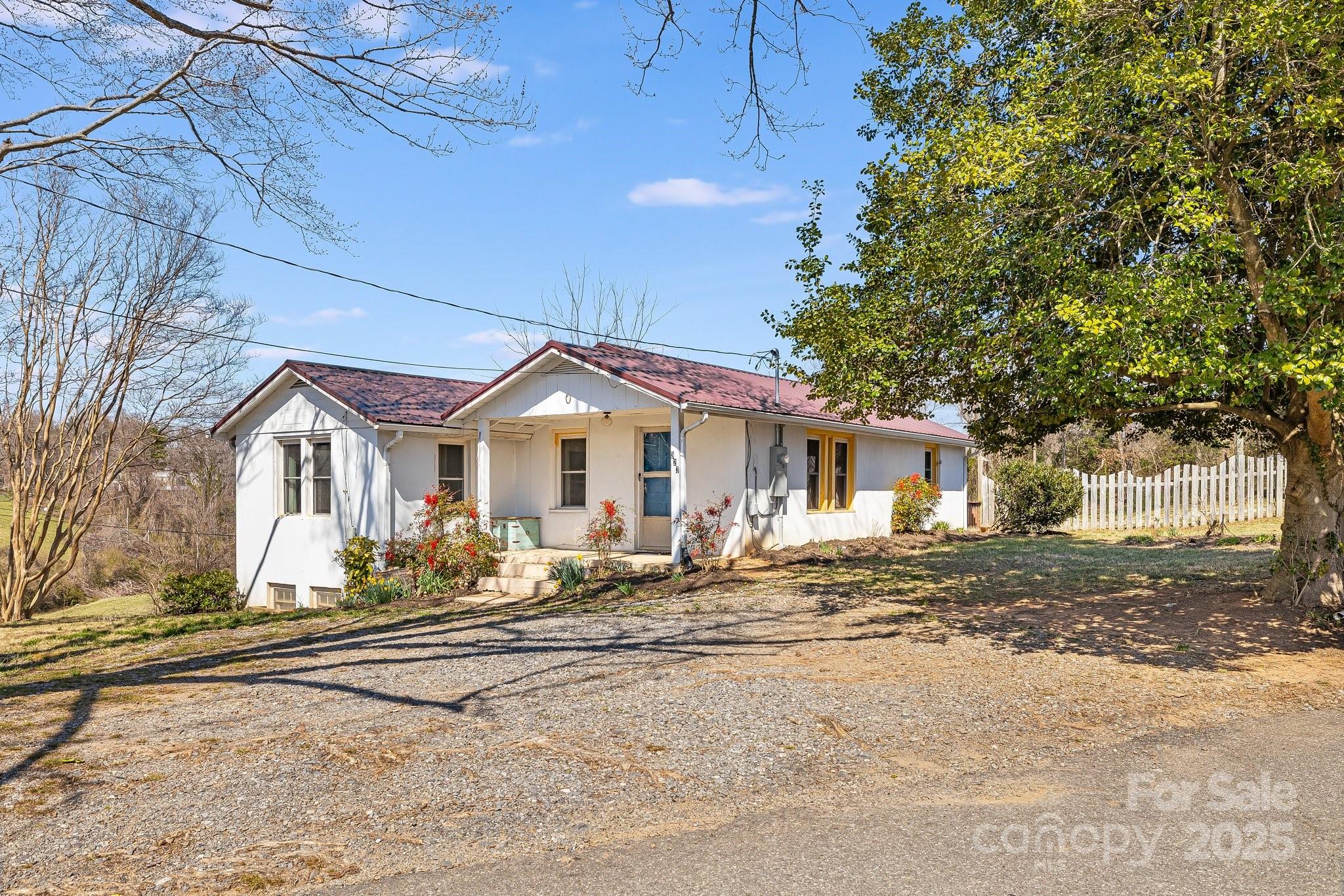323 Emma Road Asheville, NC 28806 - Photo 2 of 34 Gallery Image 2
