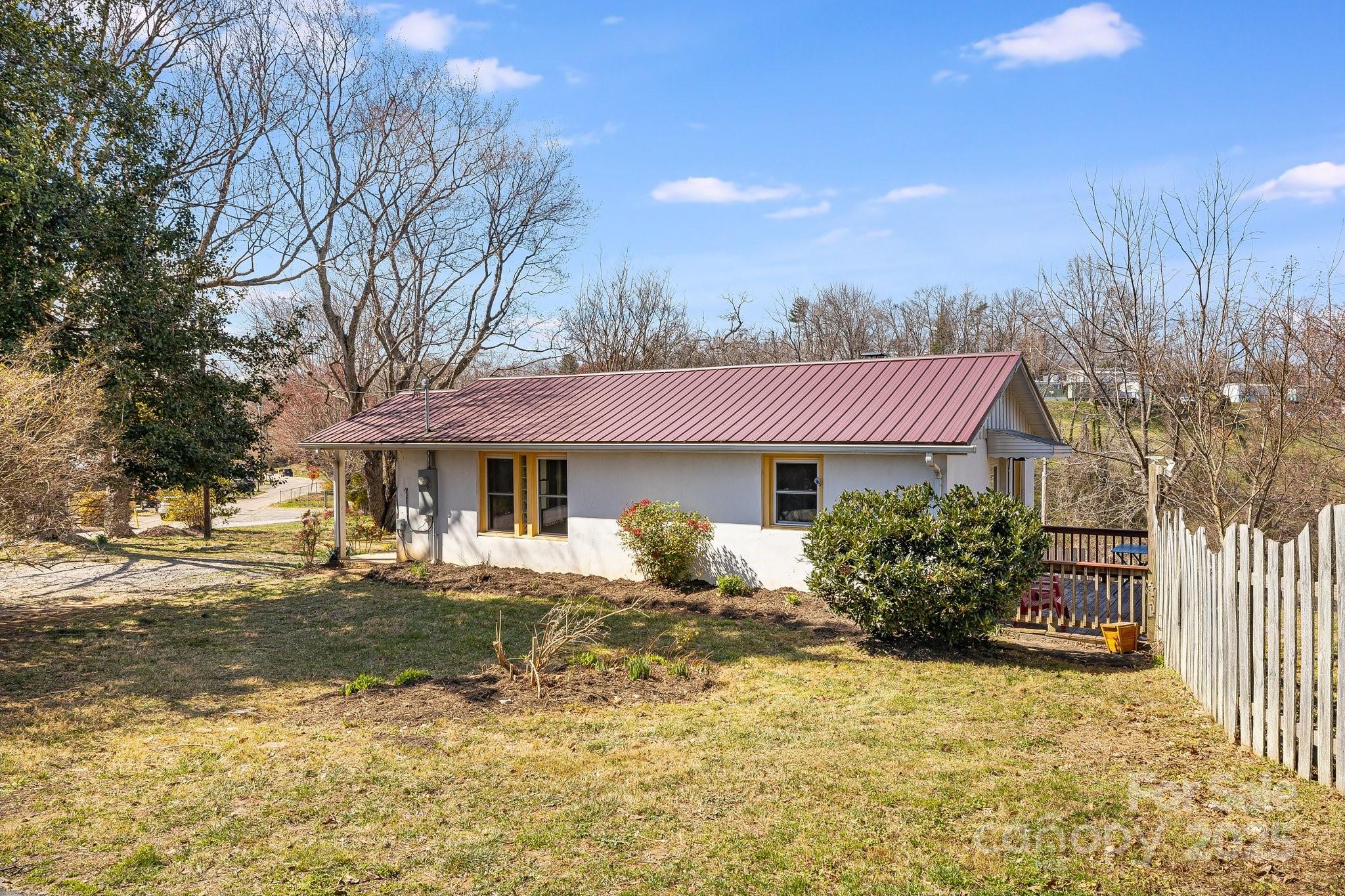 323 Emma Road Asheville, NC 28806 - Photo 3 of 34 Gallery Image 3
