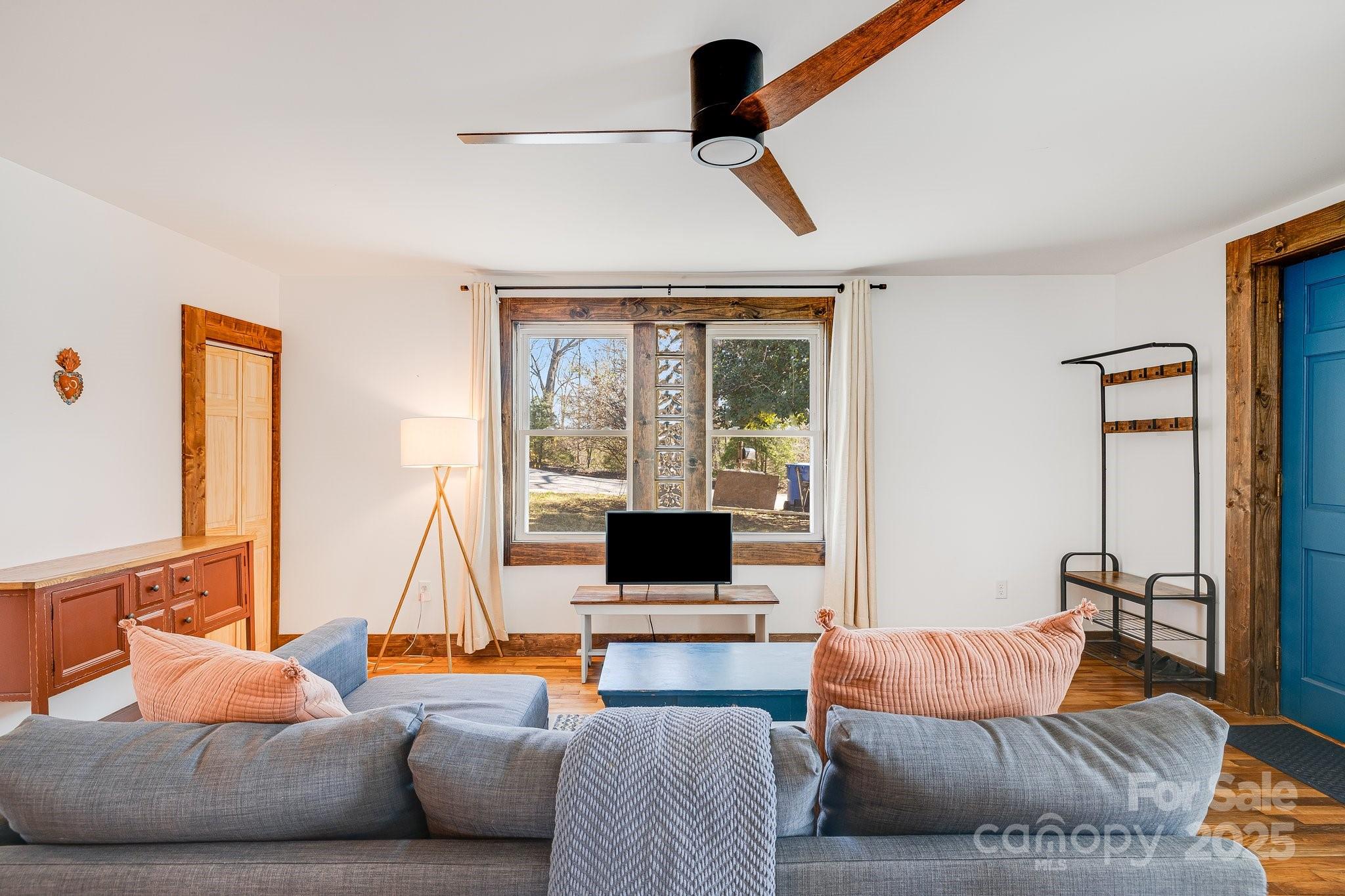323 Emma Road Asheville, NC 28806 - Photo 9 of 34 Gallery Image 9