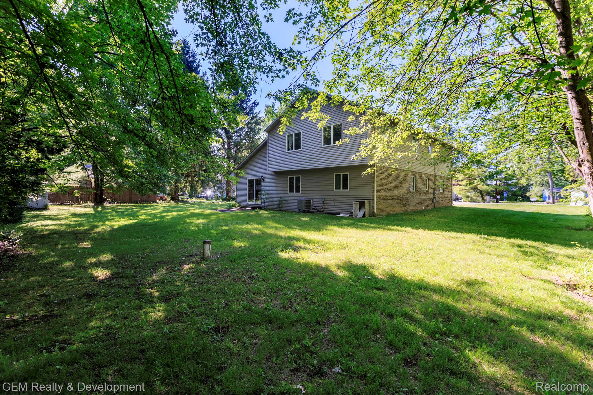 1111 Sarah Pinckney, MI 48169 - Photo 24 of 38 17-web-or-mls-1111 Sarah - Exterior (7 of 7).jpg
