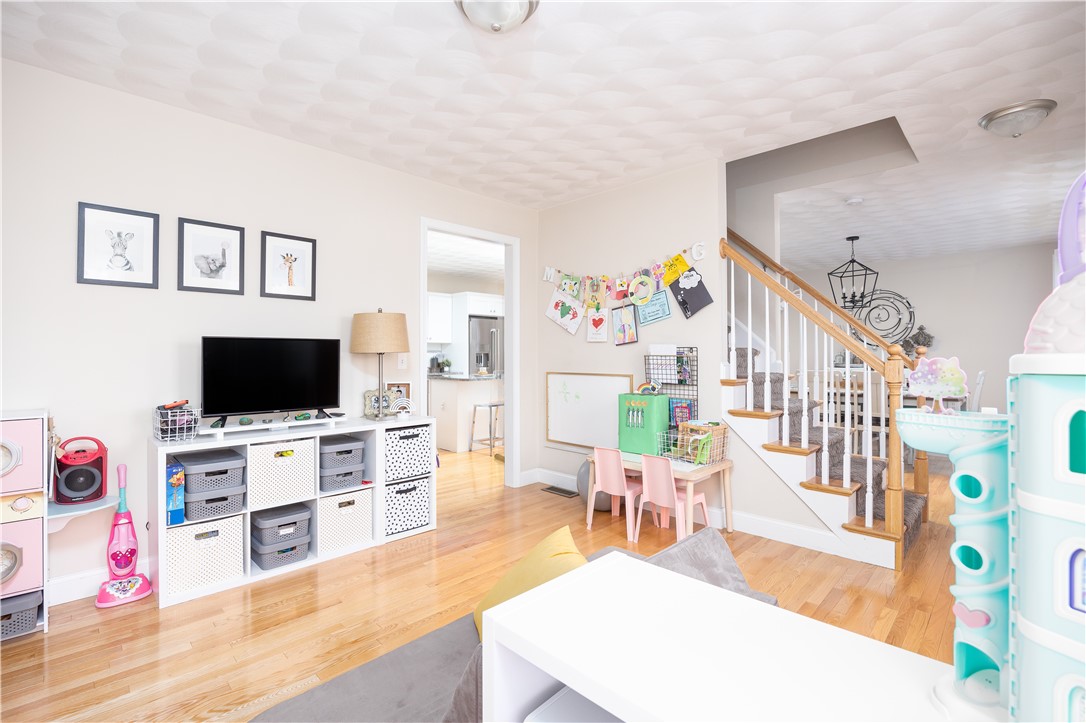 53 Oak View Drive Cranston, RI 02921 - Photo 14 of 41