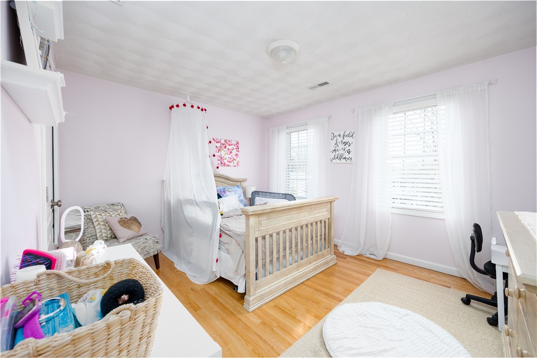 53 Oak View Drive Cranston, RI 02921 - Photo 15 of 41