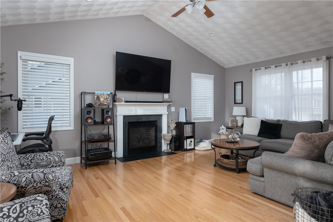 53 Oak View Drive Cranston, RI 02921 - Photo 16 of 41