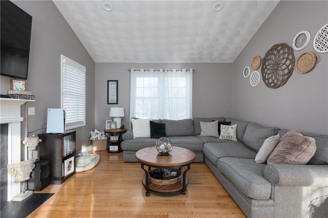 53 Oak View Drive Cranston, RI 02921 - Photo 17 of 41