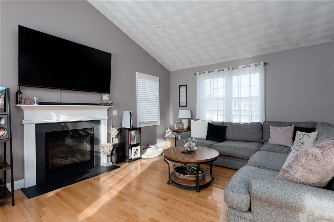 53 Oak View Drive Cranston, RI 02921 - Photo 19 of 41