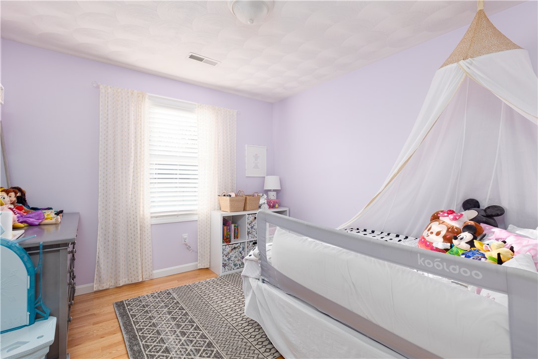 53 Oak View Drive Cranston, RI 02921 - Photo 23 of 41