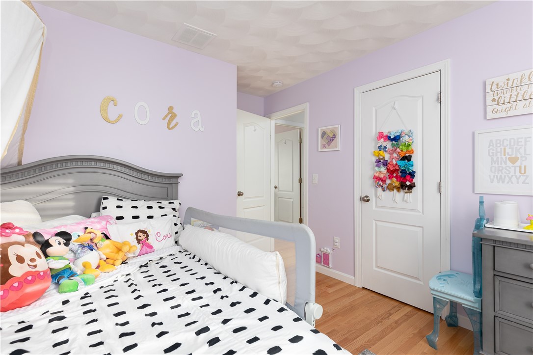 53 Oak View Drive Cranston, RI 02921 - Photo 24 of 41