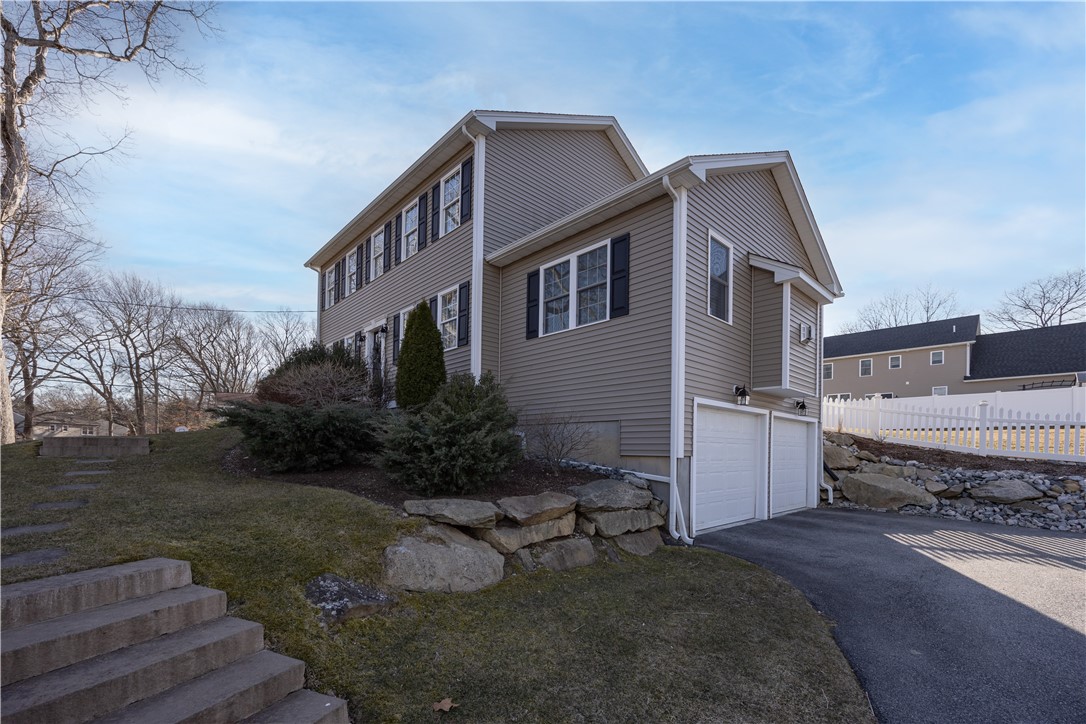 53 Oak View Drive Cranston, RI 02921 - Photo 3 of 41