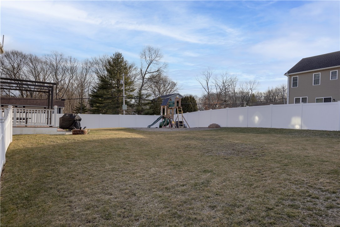 53 Oak View Drive Cranston, RI 02921 - Photo 33 of 41