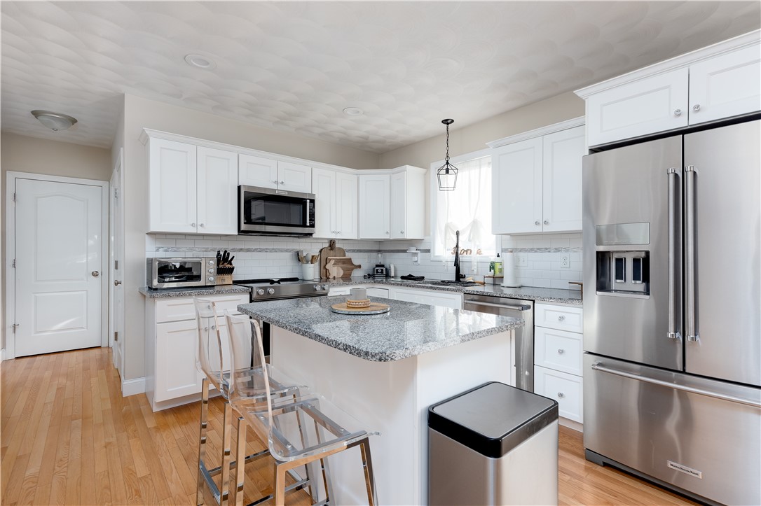 53 Oak View Drive Cranston, RI 02921 - Photo 8 of 41