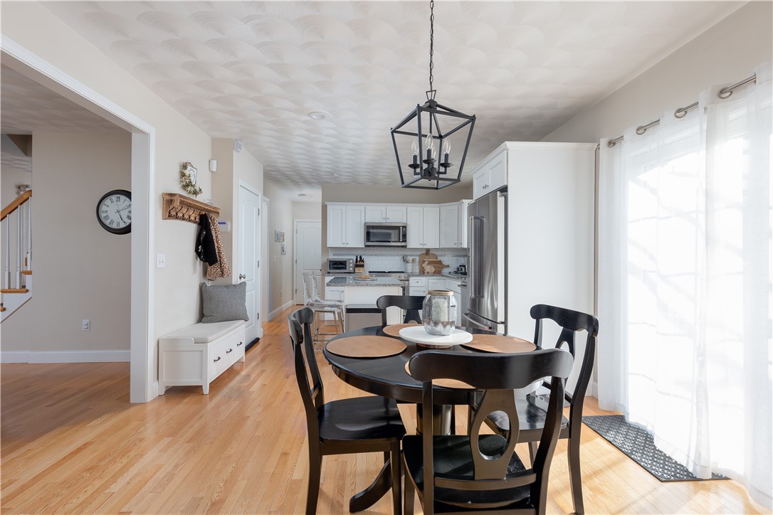 53 Oak View Drive Cranston, RI 02921 - Photo 9 of 41