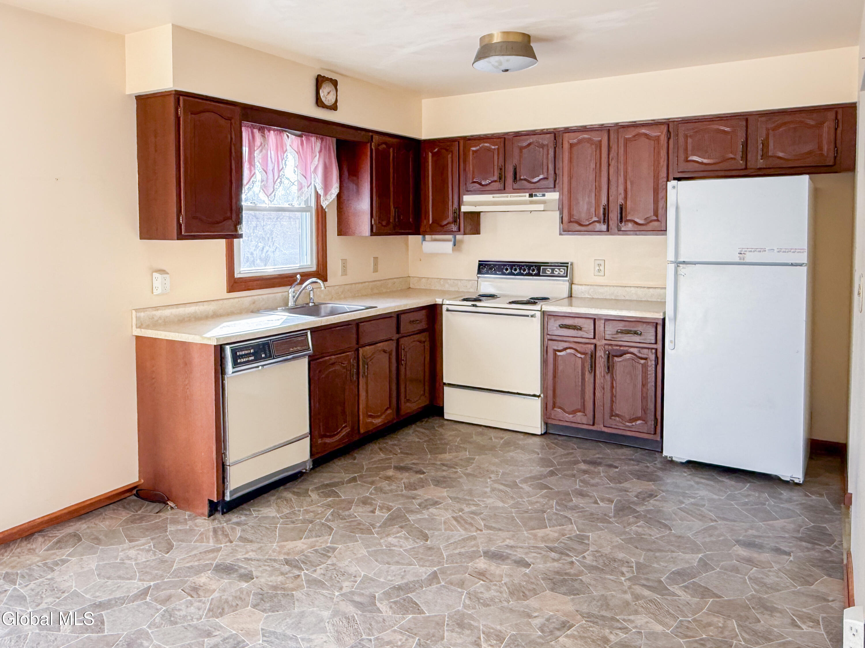 23 Daniel Street East Greenbush, NY 12144 - Photo 6 of 21 23-daniel-6-kt