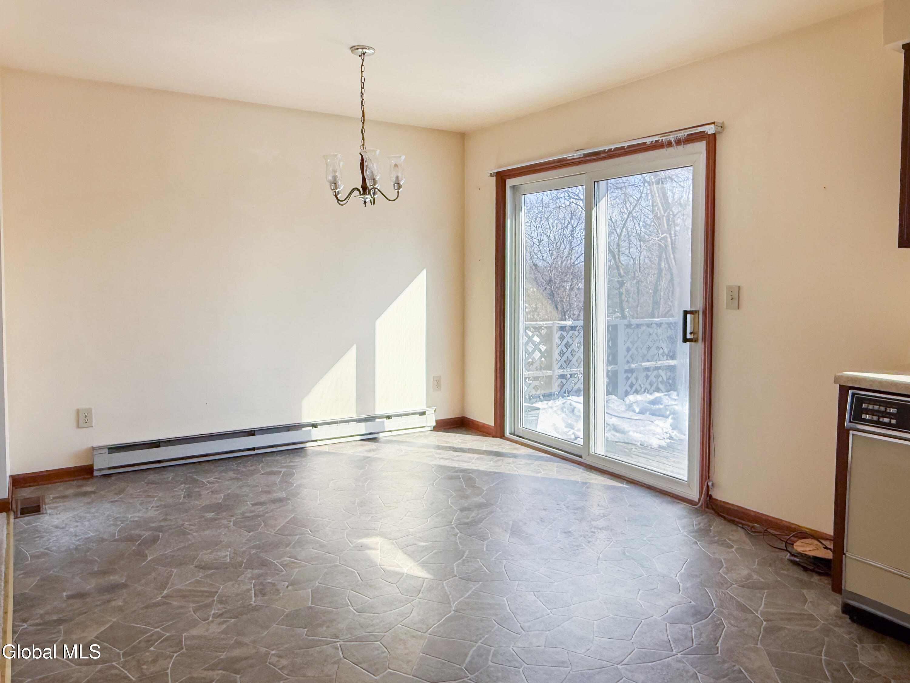 23 Daniel Street East Greenbush, NY 12144 - Photo 7 of 21 23-daniel-7-kt