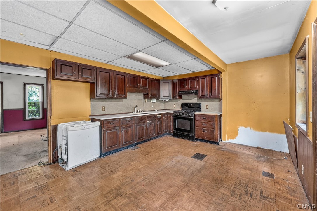 1820 Canal Road Oneida, NY 13032 - Photo 8 of 44
