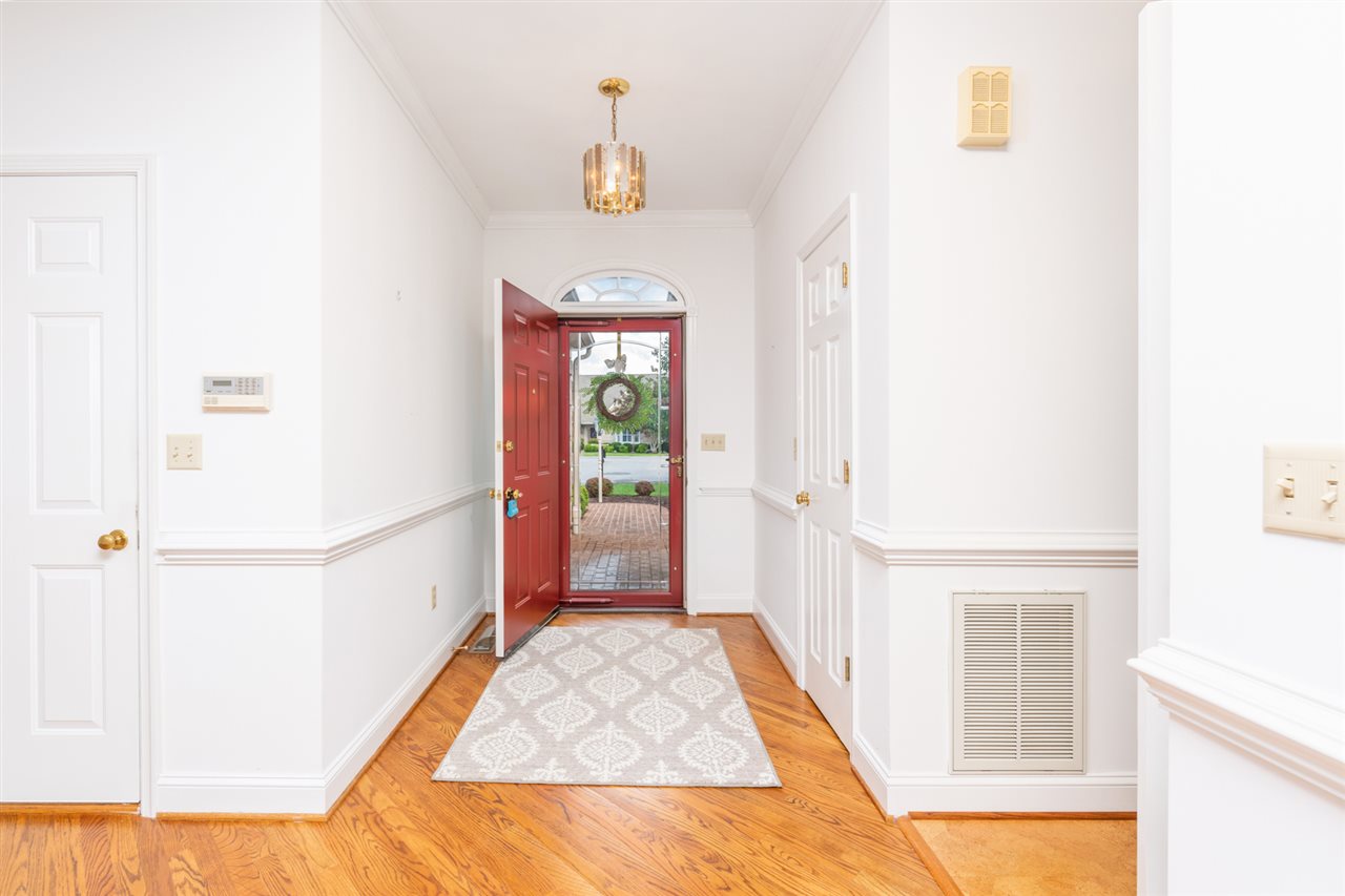 435 Raleigh Court Waynesboro, VA 22980 - Photo 9 of 46 Gallery Image 9