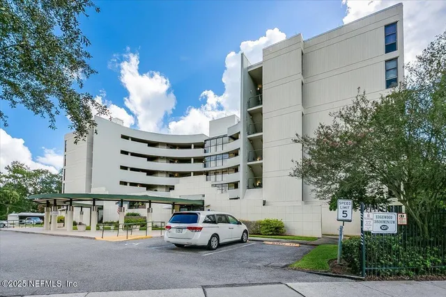 $174,000 | 1071 Edgewood Avenue South, Unit 401, Jacksonville, FL 32205