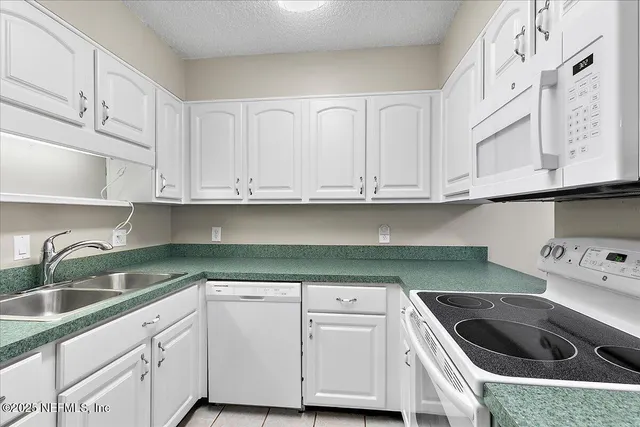 $174,000 | 1071 Edgewood Avenue South, Unit 401, Jacksonville, FL 32205