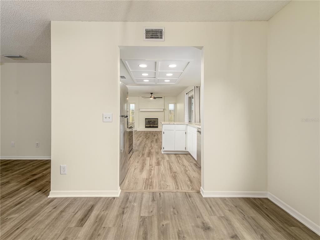 9703 Fox Hollow Road Tampa, FL 33647 - Photo 7 of 31