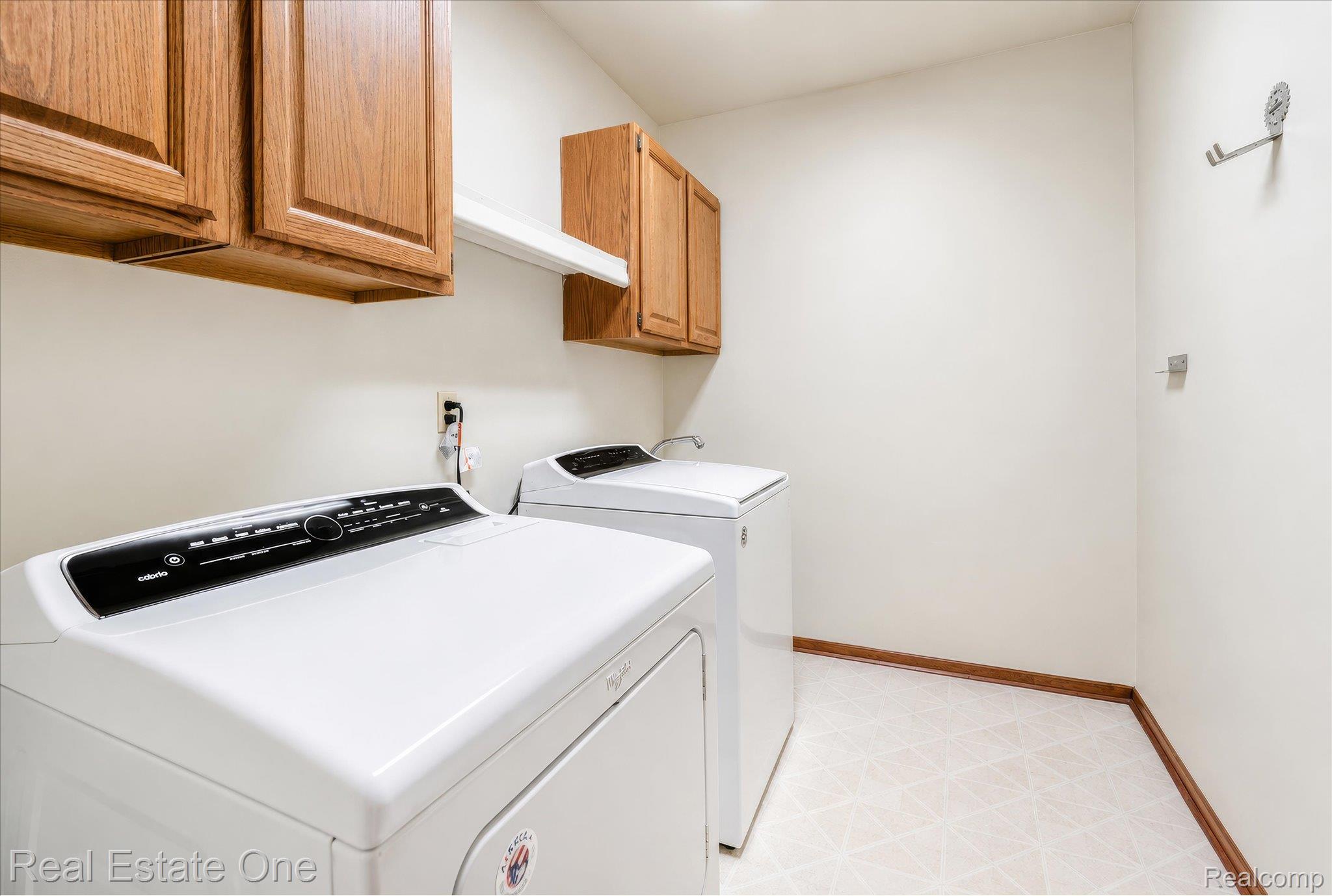 3393 Charlwood Drive Rochester, MI 48306 - Photo 23 of 60 23-027.jpg