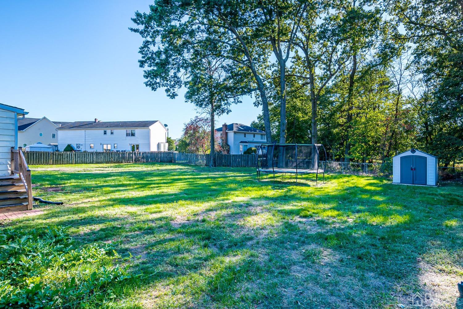 38 New Brooklyn Road Edison, NJ 08817 - Photo 8 of 39 a view of a house with a yard