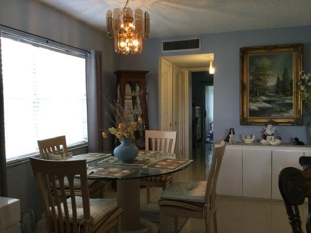 529 Flanders O, Unit 5290 Delray Beach, FL 33484 - Photo 4 of 24 29581053-7618-4AC3-BB42-58D5037B983E