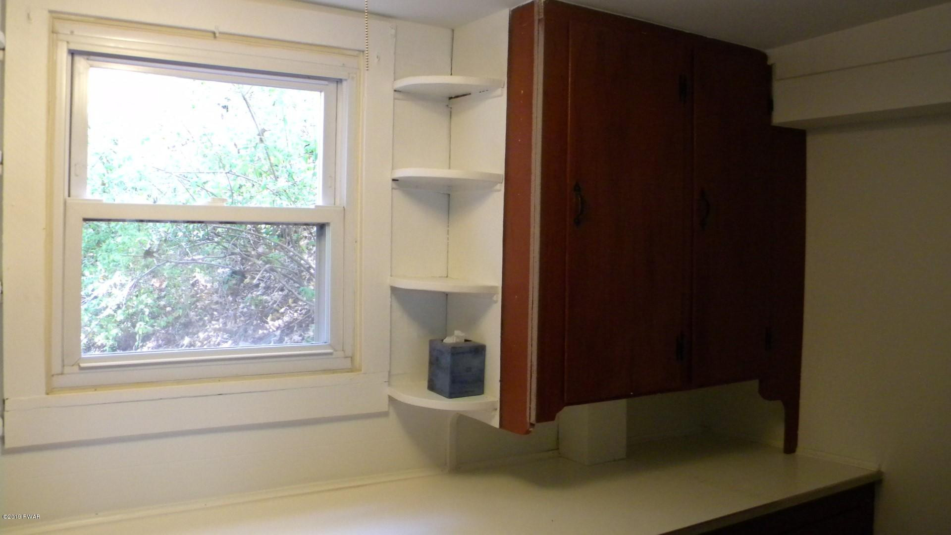997 Towpath Road Hawley, PA 18428 - Photo 17 of 37 19-Kitchen