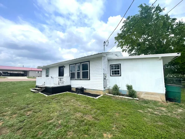 $1,800 | 1101 East College Street, Llano, TX 78643