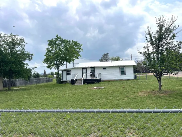 $1,800 | 1101 East College Street, Llano, TX 78643