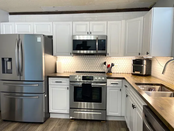 $1,800 | 1101 East College Street, Llano, TX 78643