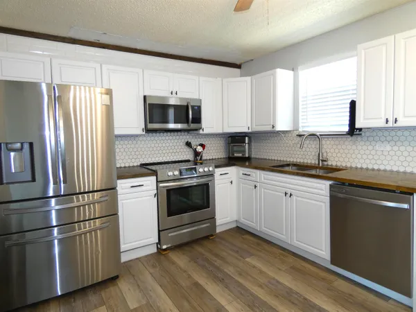 $1,800 | 1101 East College Street, Llano, TX 78643