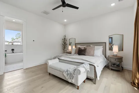 $555,000 | 1207 East 24th Street, Unit A, Houston, TX 77009