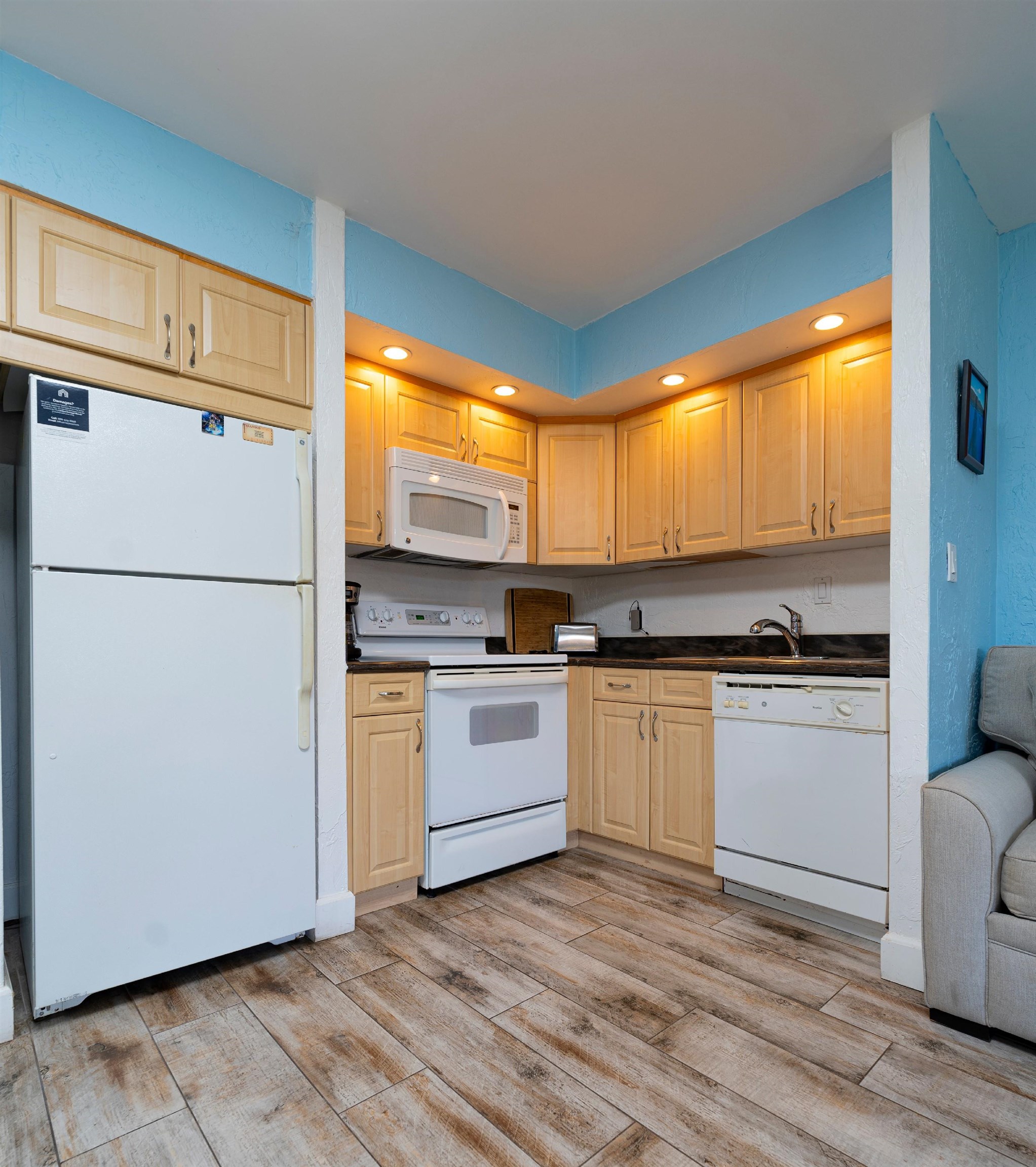 3543 Lower Honoapiilani Road, Unit C204 Lahaina, HI 96761 - Photo 10 of 23 Gallery Image 10