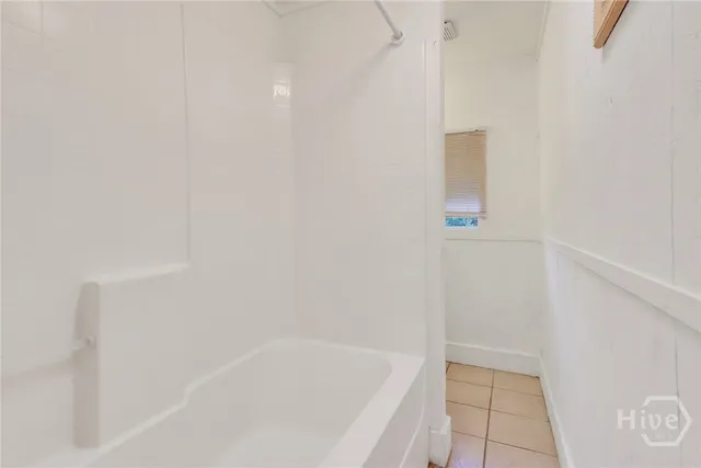 $1,200 | 5013 Ogeechee Road, Savannah, GA 31405