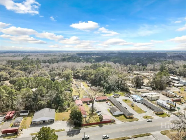 $1,200 | 5013 Ogeechee Road, Savannah, GA 31405