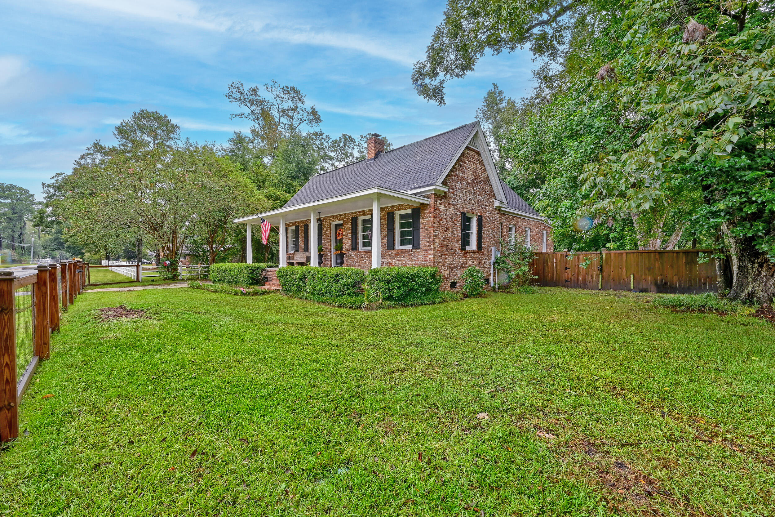 633 Gahagan Road Summerville, SC 29485 - Photo 11 of 41 DSC_1723-HDR(5)