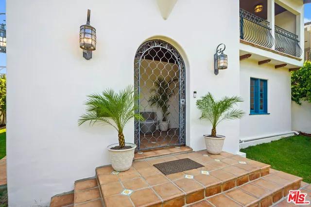 $2,750,000 | 588 North Gower Street, Los Angeles, CA 90004