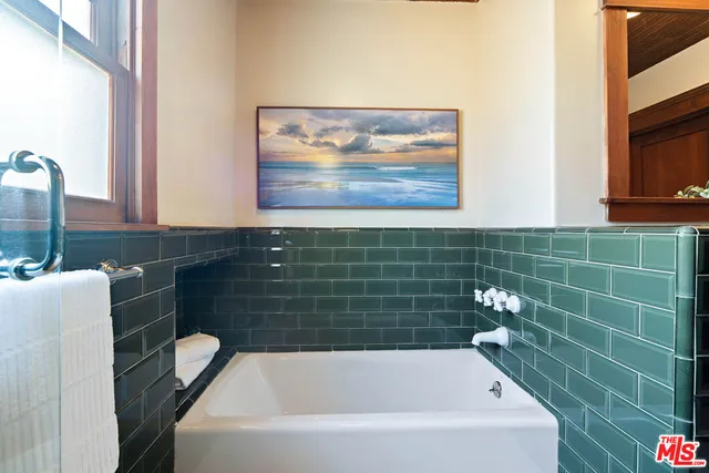 $2,750,000 | 588 North Gower Street, Los Angeles, CA 90004