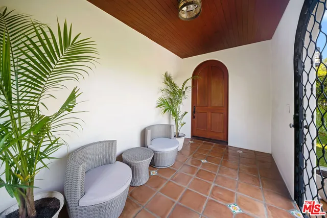 $2,750,000 | 588 North Gower Street, Los Angeles, CA 90004