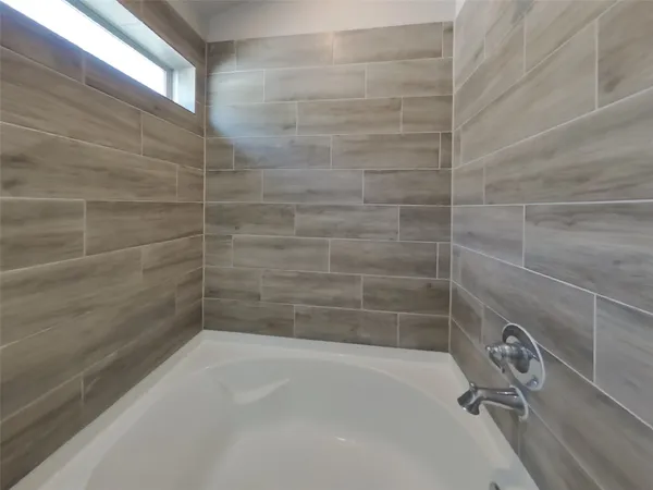 $1,749 | 9845 Glen Brook Lane, Magnolia, TX 77354